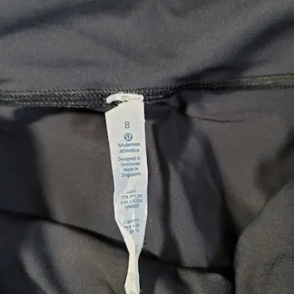 Lululemon- 2 piece cropped pants-= size 8 - Picture 4 of 7